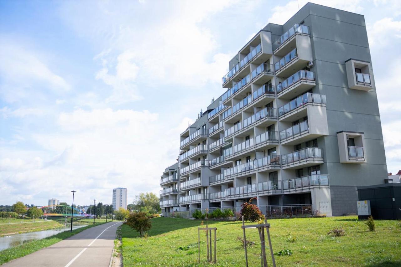 Capital Towers - Apartament Green Z Widokiem Na Rzeke Ряшів Екстер'єр фото